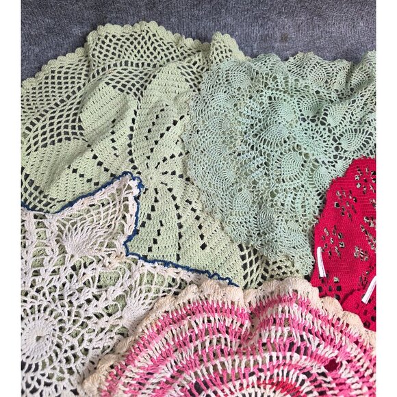 Vtg Crocheted Doilies lot of 7 Multi-Colored Handmade Lace Decor Various Sizes - Picture 7 of 7